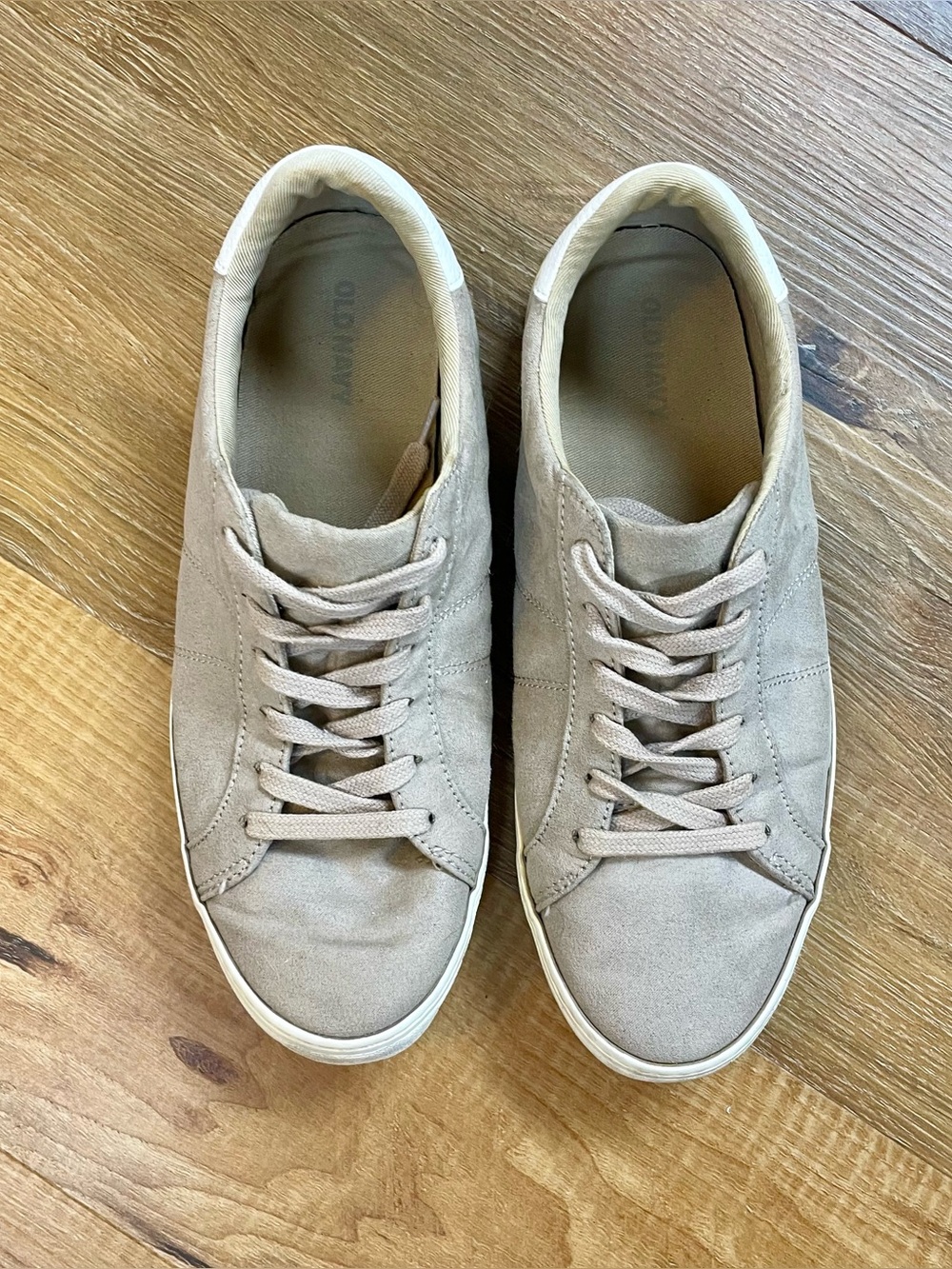 Old Navy tan and white tennis shoes size 7